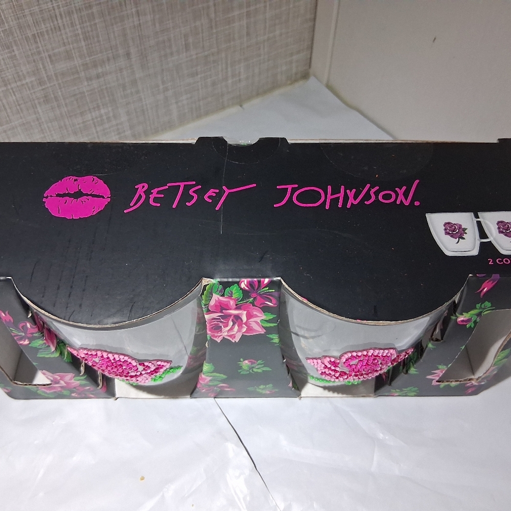 Betsey Johnson Set of 2 Glass Coffee Mugs BEADED ROSES BRAND-NEW sealed - Picture 6 of 12